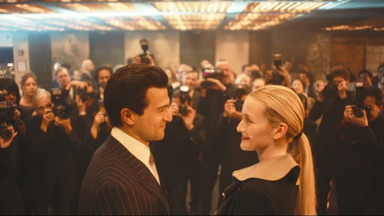 Co by dnes nosila Carolyn Bessette? Odpovídá autor kostýmů seriálu Love Story