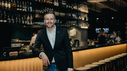 Od ubytovny k pěti hvězdám na Václaváku. Další metou Lukáše Pytlouna je ledovec