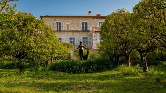 Z Renoir­ova muzea ve Francii zmizela čtyři díla. Zloději odnesli umění za miliony eur