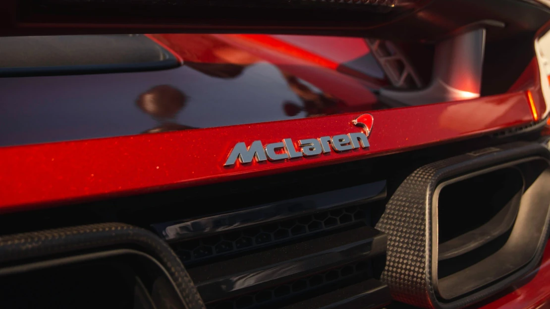 McLaren šlape na plyn. Chystá první SUV a investuje v&nbsp;Británii 675 milionů dolarů