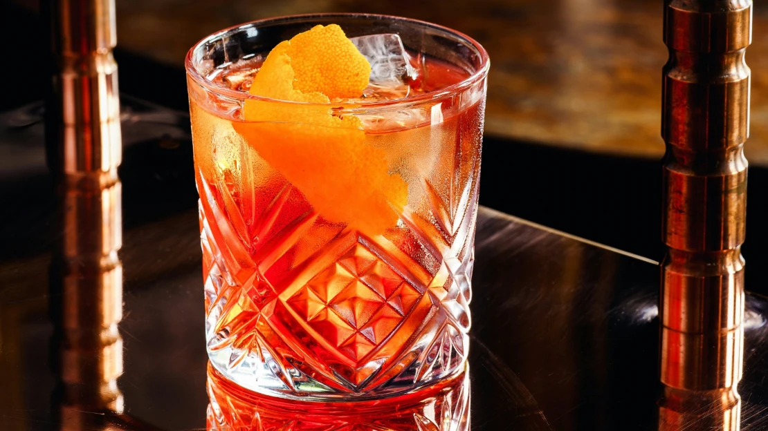 Miliony v&nbsp;hořkém drinku. Na co myslet, až si dáte negroni?
