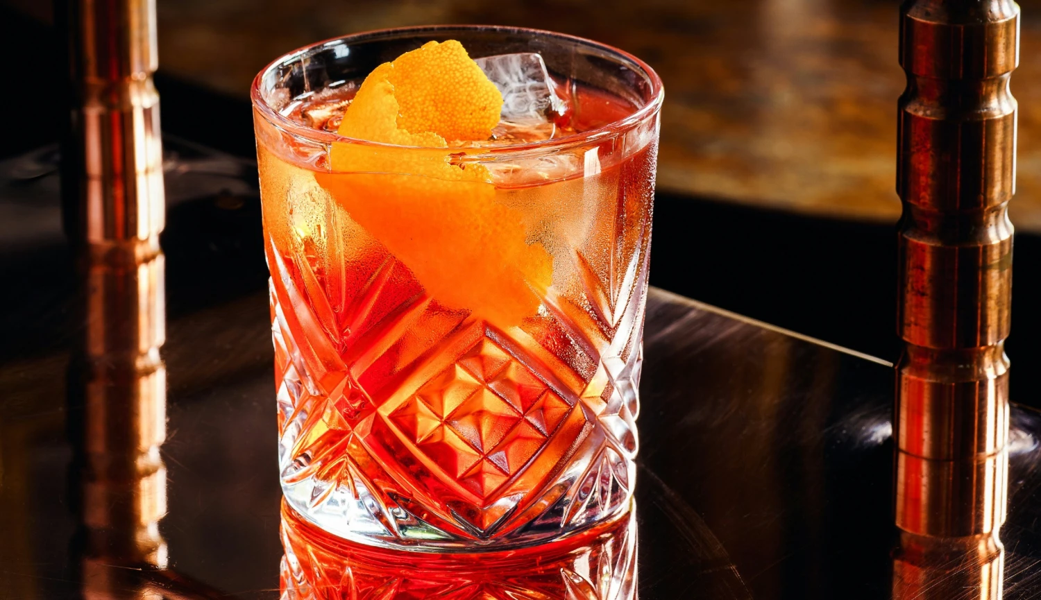 Miliony v&nbsp;hořkém drinku. Na co myslet, až si dáte negroni?