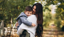 Máme talentované ženy, ale po porodu jim zavíráme dveře, varuje studie Mumdoo