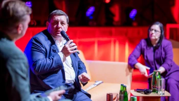 Umělou inteligenci musejí umět používat běžní úředníci, říká šéf českého Microsoftu