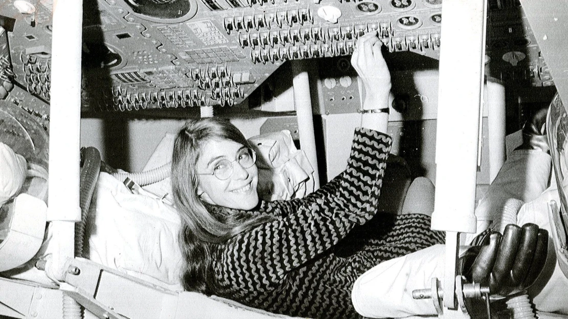 Svět se loučí s Margaret Hamilton. Dostala nás na Měsíc, otevřela cestu ke hvězdám