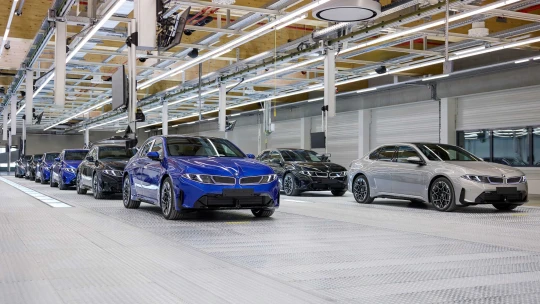 Ostatní prchají, BMW investuje. Do továren v&nbsp;Bavorsku nalije bezmála padesát miliard
