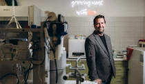 Maso, které zaujalo i svět kosmetiky. Na návštěvě laboratoře, kde pěstují vepřové