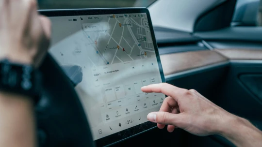 Auto jako špion? Nizozemská rozvědka upozorňuje na rizika chytrých funkcí