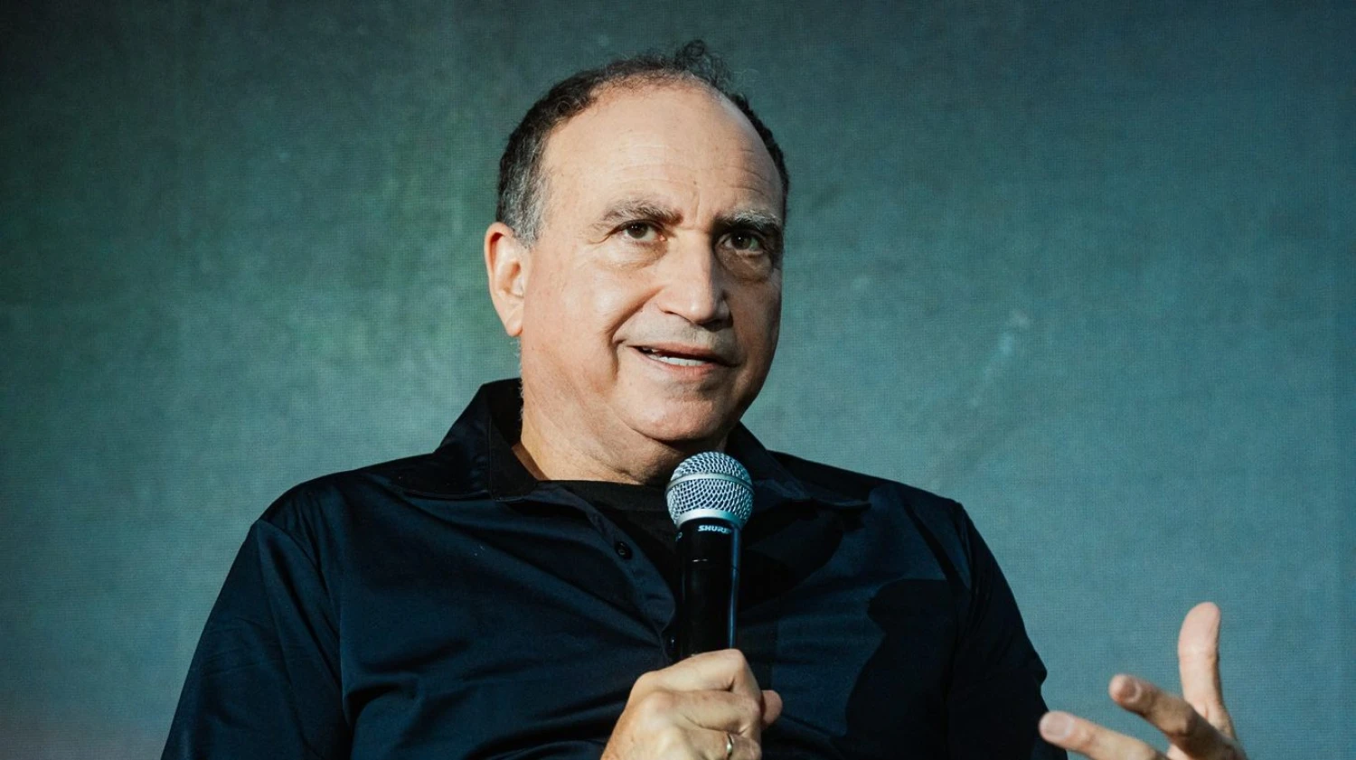 Vědu čeká změna. Musíme si klást větší otázky, říká klíčový muž Googlu Matias