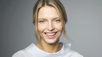 Kyselé okurky, true crime a Polsko. Jaká je Simona Lewandowska Out of Office?