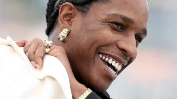 Miliardy, Tim Burton a vyprodaná O2 arena. Do Prahy poprvé míří ASAP Rocky