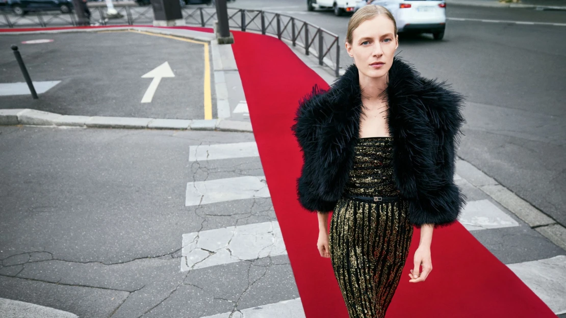 Mimo červený koberec. Proč král haute couture Elie Saab teď uvádí kolekci pro H&M?