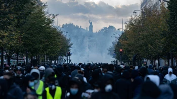 Ranní výběr: Francie, Itálie, Belgie i&nbsp;Albánie v&nbsp;plamenech