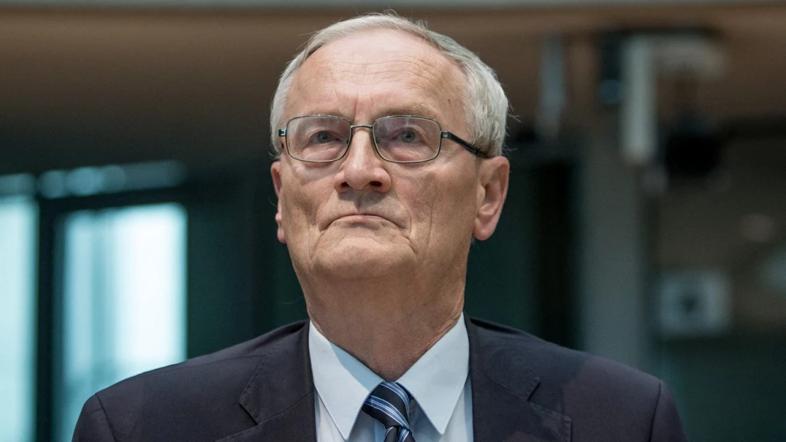 Německo zadrželo bývalého šéfa tajné služby. Čelí podezření ze špionáže