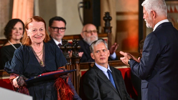 Janžurová, Vlčkovi, Lischke. Tyhle osobnosti letos vyznamenal prezident Petr Pavel