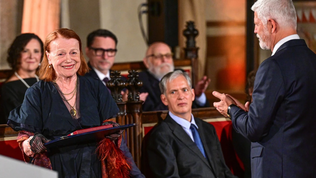 Janžurová, Vlčkovi, Lischke. Tyhle osobnosti letos vyznamenal prezident Petr Pavel